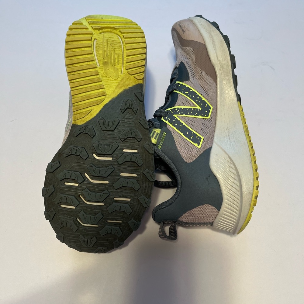 New Balance Women’s 6 Shoes Comfort Nitrel Trail Running Grey Pink Athletic - Picture 8 of 12